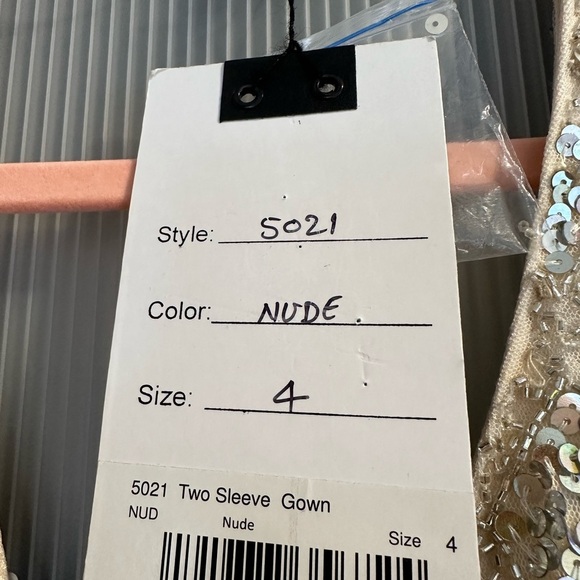 (383) ❤️ BNWT MAC DUGGAL GEOMETRIC EMBELLISHED EVENING GOWN STYLE 5021 - Picture 8 of 9